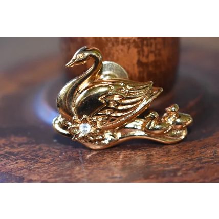 Avon Swan Pin Brooch Gold Tone w/ White Stone