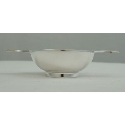 4 ¾" Scottish Sterling Silver Quaich with Celtic Decoration, Edinburgh 1992.