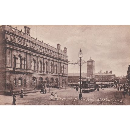 EC468 BLACKBURN - TOWN AND MARKET HALLS . PRINTED POSTCARD
