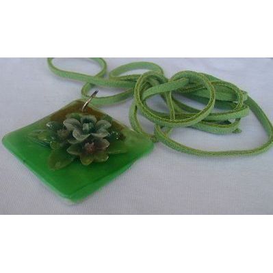 Green flowers mother of pearl