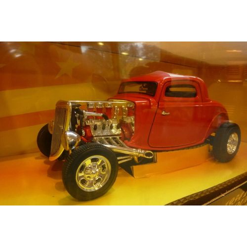 TSD - 1/18 1934 Ford coupe , street rod, red ,