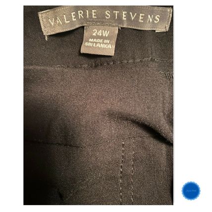 VALERIE STEVENS black capri pants Size 24W