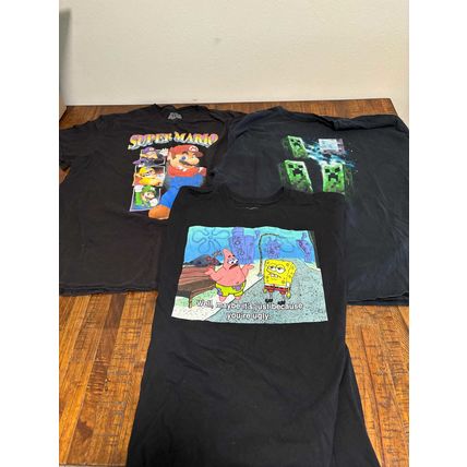 Lot of 3 Boys Men’s XL Short Sleeved Shirts SpongeBob Mario Minecraft