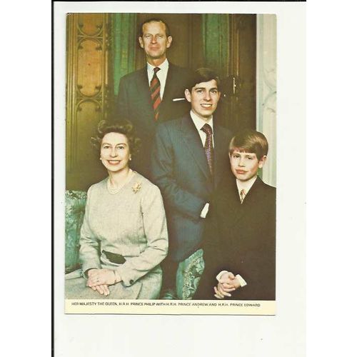 Royalty THE QUEEN & PRINCE PHILIP & PRINCES Postcard by Colourmaster (PLX9983)