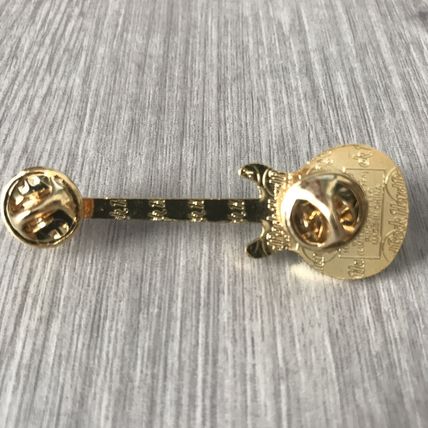2002 Hard Rock Cafe JAPAN TOKYO Zodiac Horse series Guitar LE pin MINT