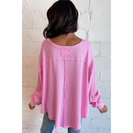 Bonbon Waffle Knit Exposed Seam High Low Top