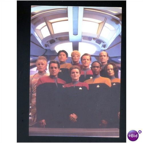 Cinema 105-377 STAR TREK VOYAGER Postcard by Classico