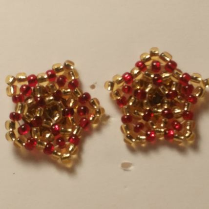 Flower Star Earrings Red and Gold Beaded Flower Beaded Pierced Earrings 18mm