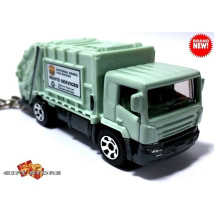 NICE GIFT KEY CHAIN GREEN TRASH GARBAGE REFUSE WASTE DUMP RECYCLE TRUCKS