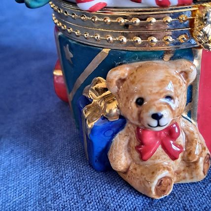 SANTA CLAUS TRINKET BOX Ceramic Ceramic jewelry holder Christmas Ring Pill Gift