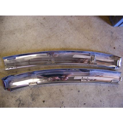 1971 FORD LTD CONVERTIBLE FRONT WINDOW TOP OUTSIDE WINDSHIELD TRIM