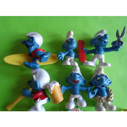 Job lot of 10 smurfs brainy surfer lager gold wreath policeman set 3