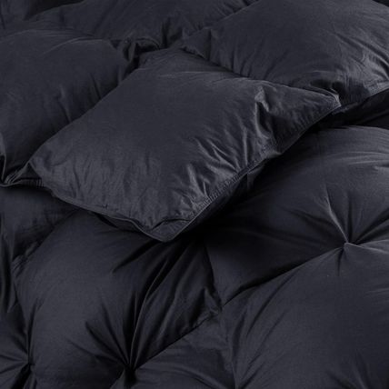 Luxurious Goose down Feather Fiber Comforter, Exquisite Pinch Pleat Design, Blac