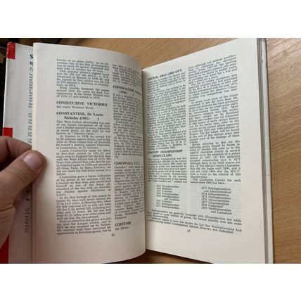 1964 "THE ENCYCLOPAEDIA OF CRICKET" M. GOLESWORTHY SPORTSMAN CLUB HB BOOK (P3)