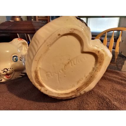 Old Vintage Original Cookie Jar Royal Ware Bear W/Cookie 11 1/2" Tall 1940's