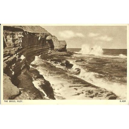 Yorkshire FILEY The Brigg Postcard (Valentine K.4299)