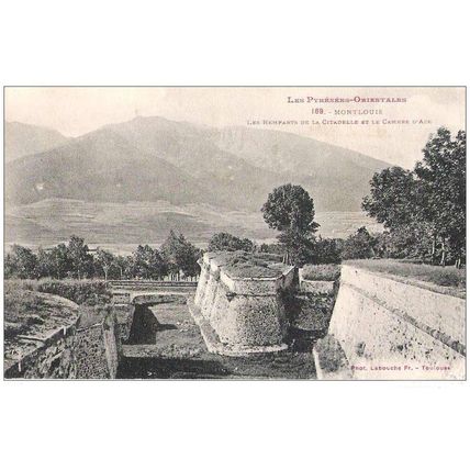 66 - Mont-Louis - Remparts de la citadelle et le Cambre D'Aze