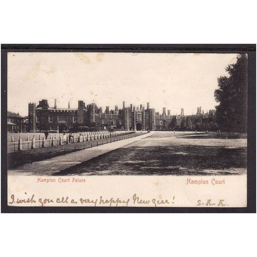 LONDON POST CARD - HAMPTON COURT PALACE USED 1907