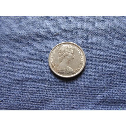 1982 AUSTRALIA 5 CENTS COIN.
