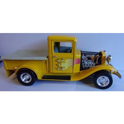 1934 FORD PICK UP / PRO STREET 1:18 YELLOW