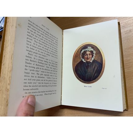 1908 "FAMOUS SISTERS OF GREAT MEN" BIOGRAPHIES ILLUSTRATED HARDBACK BOOK (P5)