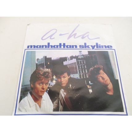 2 x a-ha 7" Singles - Touchy/Hurry Home W 7749 - Manhattan Skyline/We`re Lookin