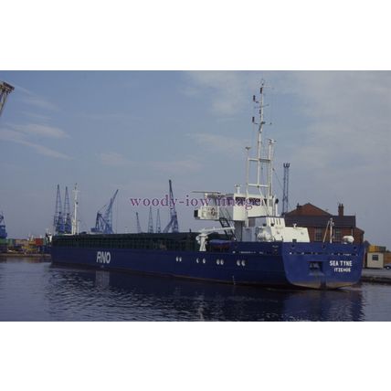 SLXZ655 - German Coaster - Sea Tyne - Colour Slide