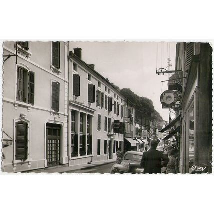 52 - BOURBONNE LES BAINS - LA GRANDE RUE
