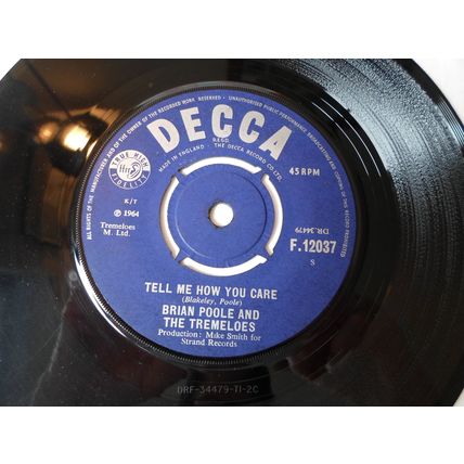 7" 1964.BRIAN POOLE AND THE TREMELOES.THREE BELLS.DECCA.F.120037. NEAR MINT