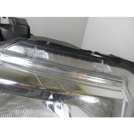 2016-2019 NISSAN Titan Headlight Assembly RH Right OEM 26010 EZ21A