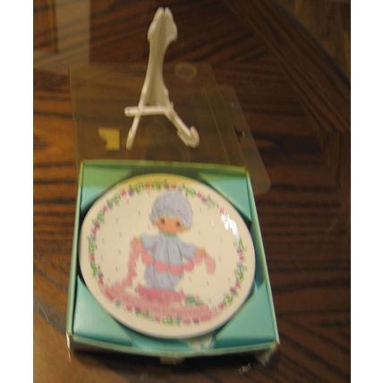 PRECIOUS MOMENTS YOU HAVE TOUCHED SO MANY HEARTS ROUND PORCLELAIN MINI PLATE