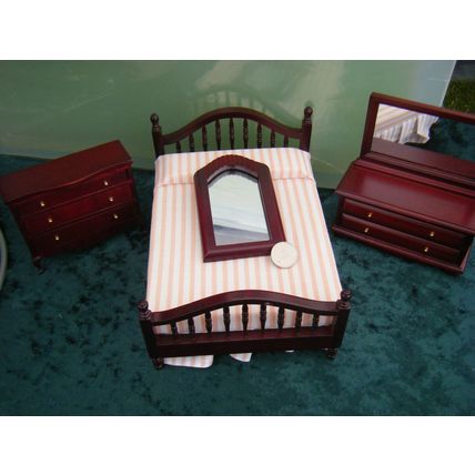 Mahogany Coloured Bedroom Set 1:12th scale miniature