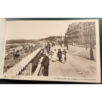 Cabourg, c.1940s - Carnet de 18 des 20 Cartes Postales - CAP