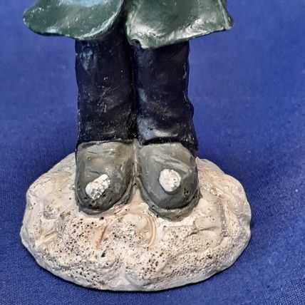 Vintage Windsor Collection PENCIL CAROLER 8" Figurine Skinny Santa Christmas
