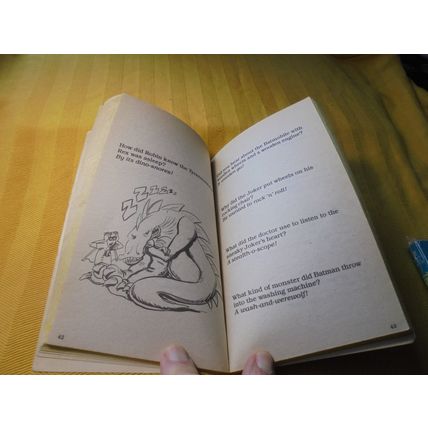Oddball Item! JOKER'S JOKE BOOK Paperback!! 1988! TOR Books! $30.00 Shipped!!