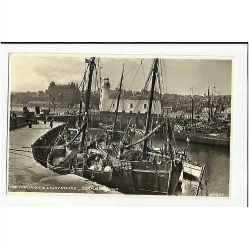 Yorkshire SCARBOROUGH Harbour Postcard by SGies (34277)