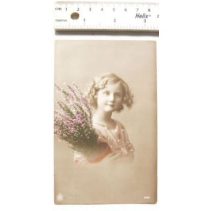 1915 Greetings postcard - Girls with Flowers
