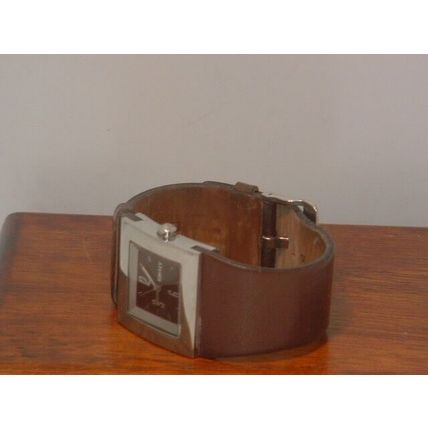 Pre-Owned Women’s DKNY NY-4060 Leather Band Fashion Analog Watch