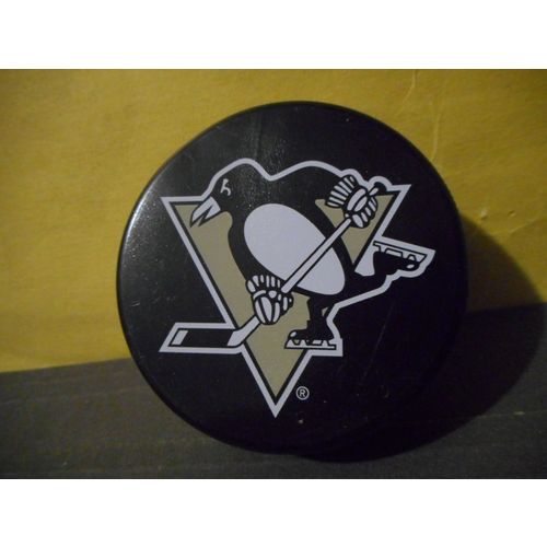 Pittsburgh Penquins Magnetic Puck Shaped Coors Light Magnetic Beer Bottle Opener