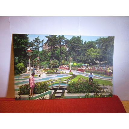 CRAZY GOLF, CENTRAL GARDENS, BOURNEMOUTH unused postcard dated 1971 =