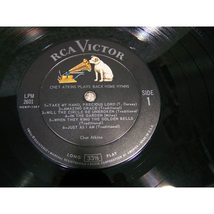 Chet Atkins plays - Back Home Hymns