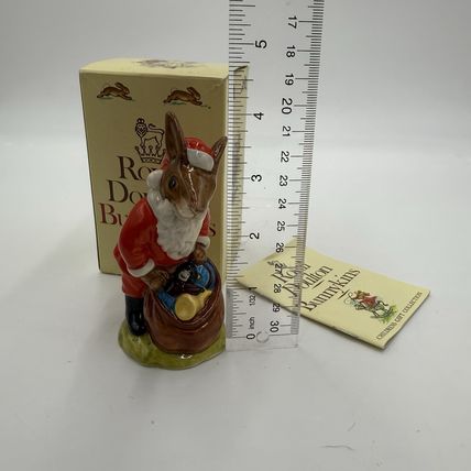 Royal Doulton England Santa Bunnykins Happy Christmas DB17 Porcelain Figurine