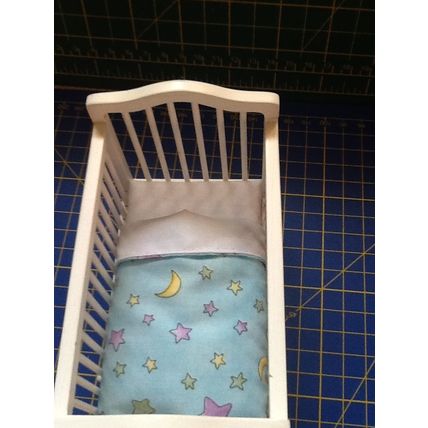 White Cot with Drawer Blue Star Bedding 1:12th Dolls House Miniature