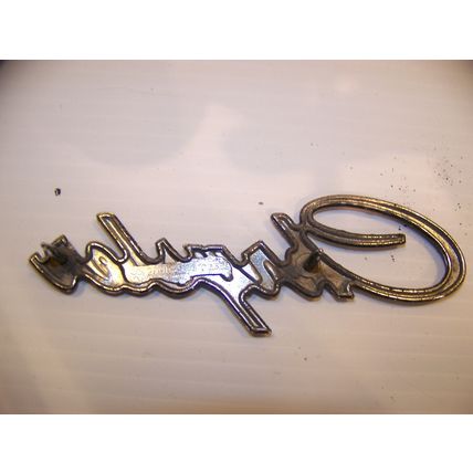 1969 70 71 72 73 CHRYSLER TRUNK LID EMBLEM OEM #2901359 NEW YORKER NEWPORT 300