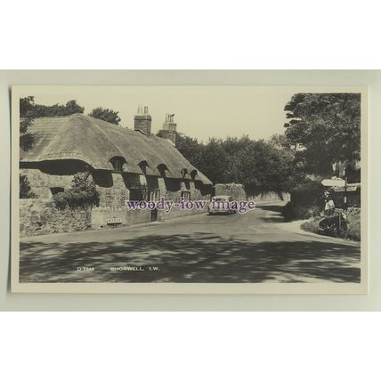 iw0089 - Isle of Wight - Thatched Cottage & Car, Shorwell, c1950/60s - postcard