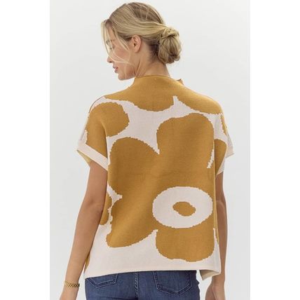 Camel Big Flower Pattern Stand Neck Short Sleeve Sweater