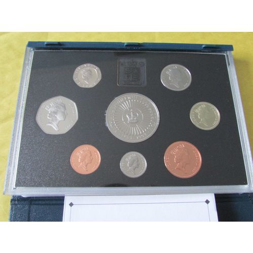1993 QUEEN ELIZABETH II ROYAL MINT PROOF SET BLUE CASE. I