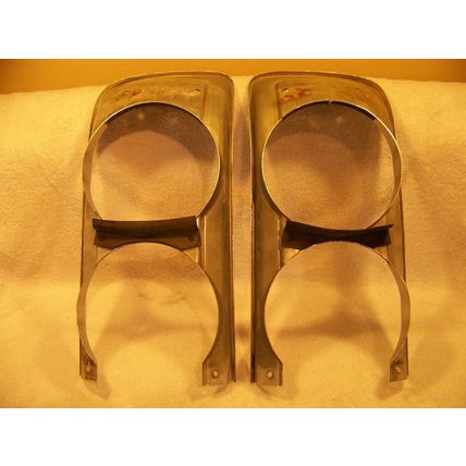 1970 PLYMOUTH FURY HEAD LIGHT BEZELS