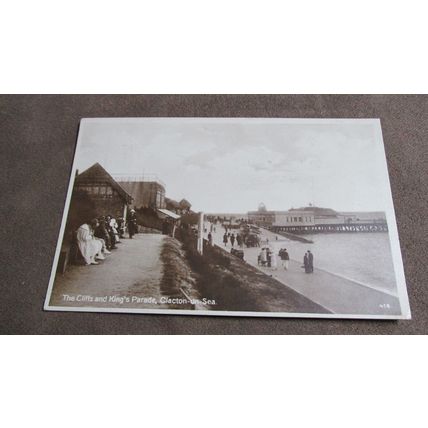 1920s Postcard - Cliffs & Kings Parade - Clacton on Sea, Essex