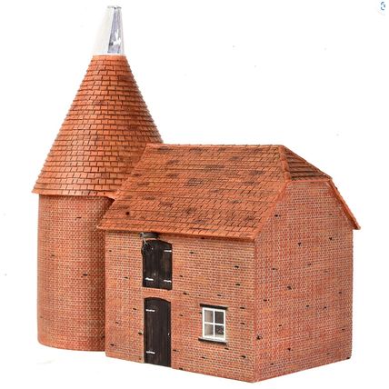 Bachmann Scenecraft 44-0146 Oast House OO Gauge - NEW